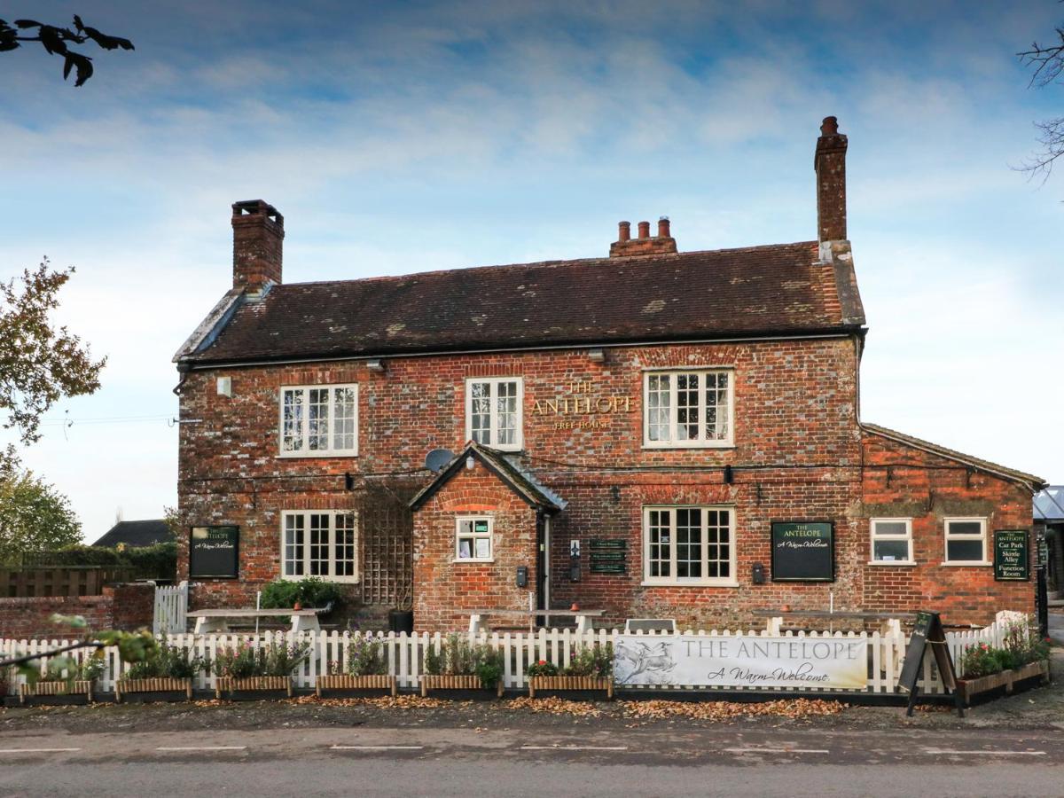 South Lodge Sturminster Newton Exterior photo