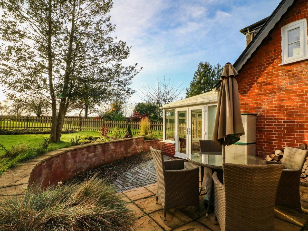 South Lodge Sturminster Newton Exterior photo