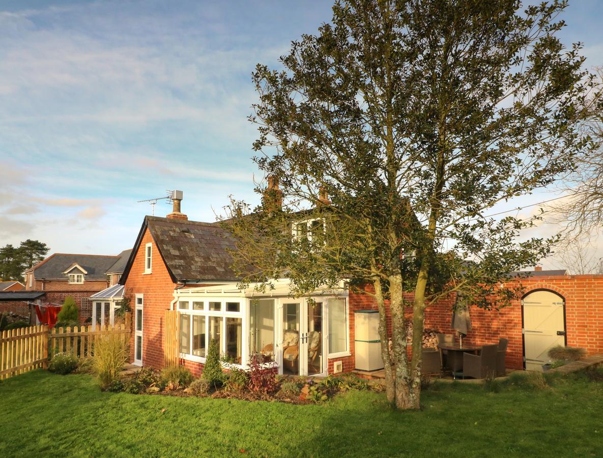 South Lodge Sturminster Newton Exterior photo